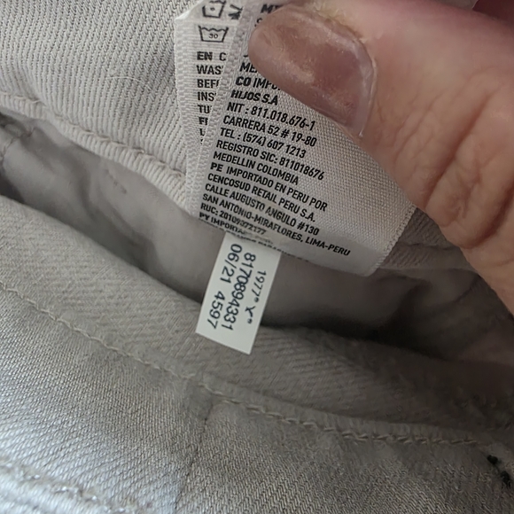 Distressed Beige Jeans - Picture 10 of 10